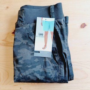 NEW WITH TAGS! LEE RIDERS Midrise Camo Shorts Size 24W (5146)